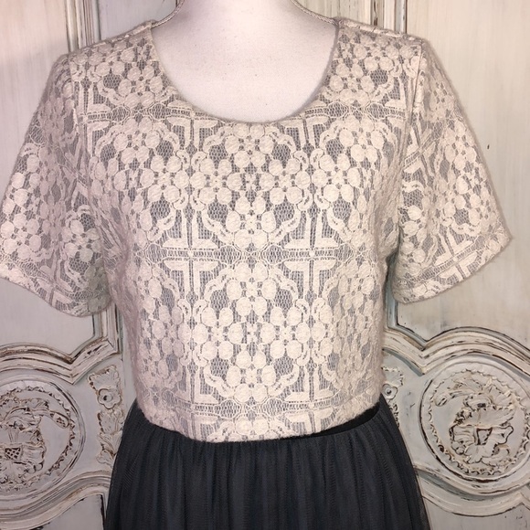 Weston Short Sleeve Overlay Bodice with Attached Sheer Netting Skirt Size M - Picture 6 of 15
